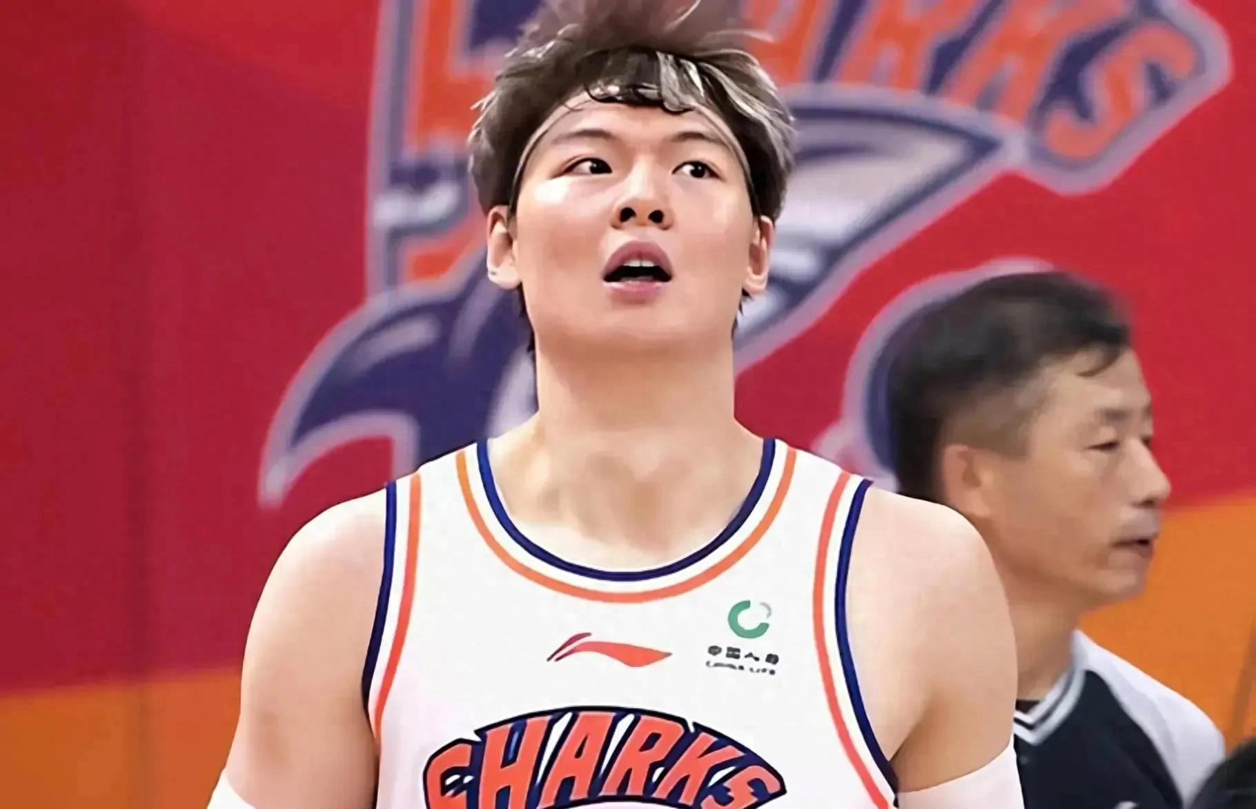 大连队小将崭露头角，成为关注焦点