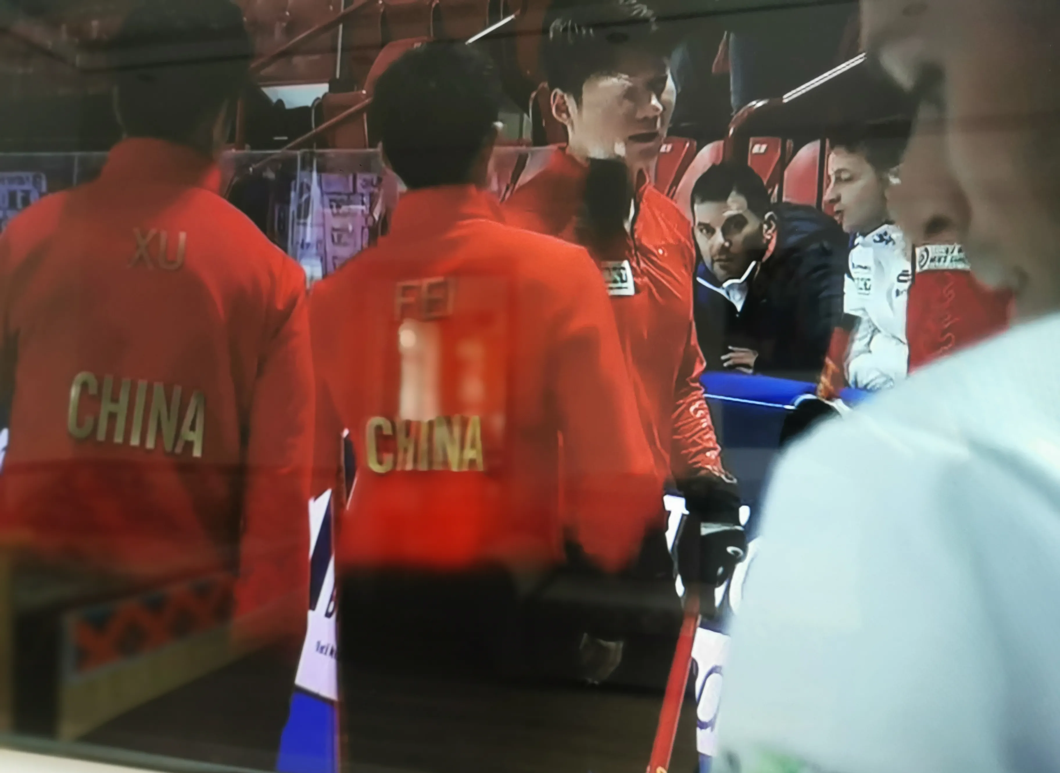 关于劲敌对阵，实力碰撞，球场上瞬间擦出火花的信息