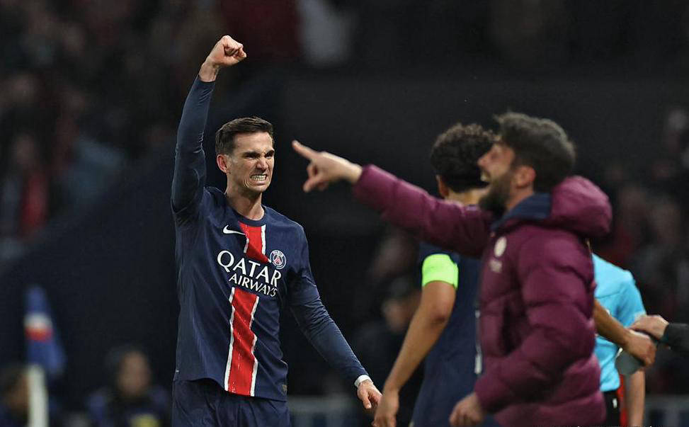 包含巴黎圣日耳曼依靠惊艳进球，晋级欧冠四强的词条