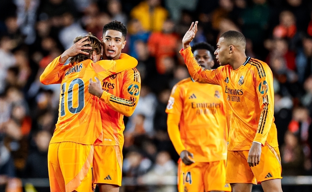 开云体育在线登录-包含尤文图斯神勇逆转，晋级至决赛的词条