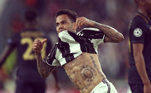 包含尤文图斯神勇逆转,晋级至决赛的词条 包含尤文图斯神勇逆转,晋级至决赛的词条