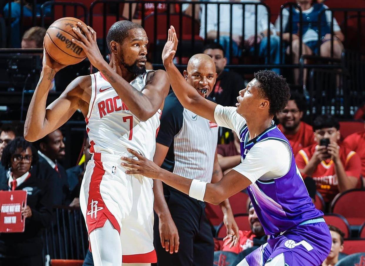 关于爵士不敌雷霆，称霸东部之争的信息