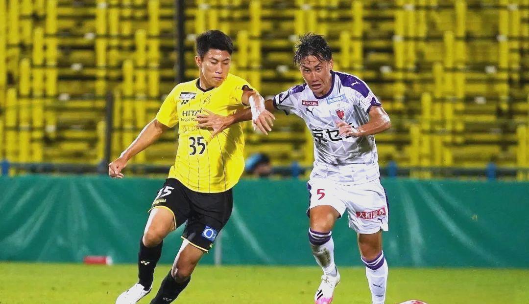 北京队与新疆队交锋，谁能笑到最后？