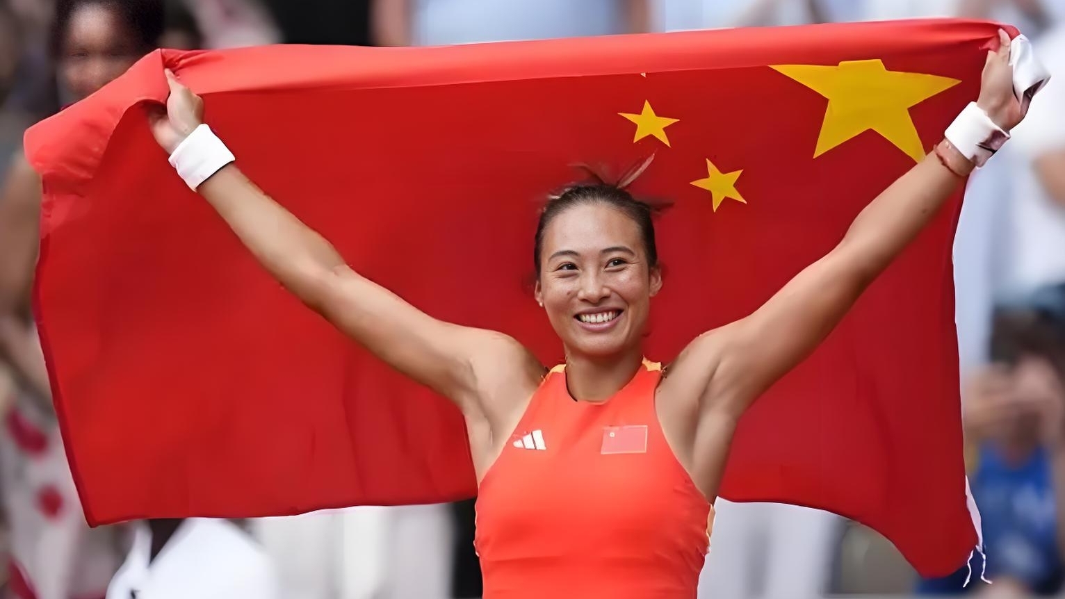 法国游泳队获得自由泳接力金牌 法国游泳队获得自由泳接力金牌