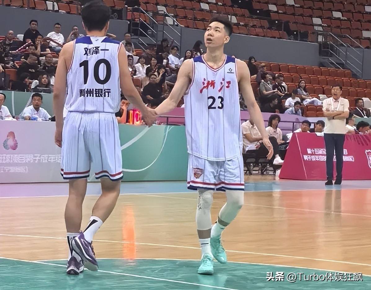 四川男篮备战天津队，全员紧张备战关键