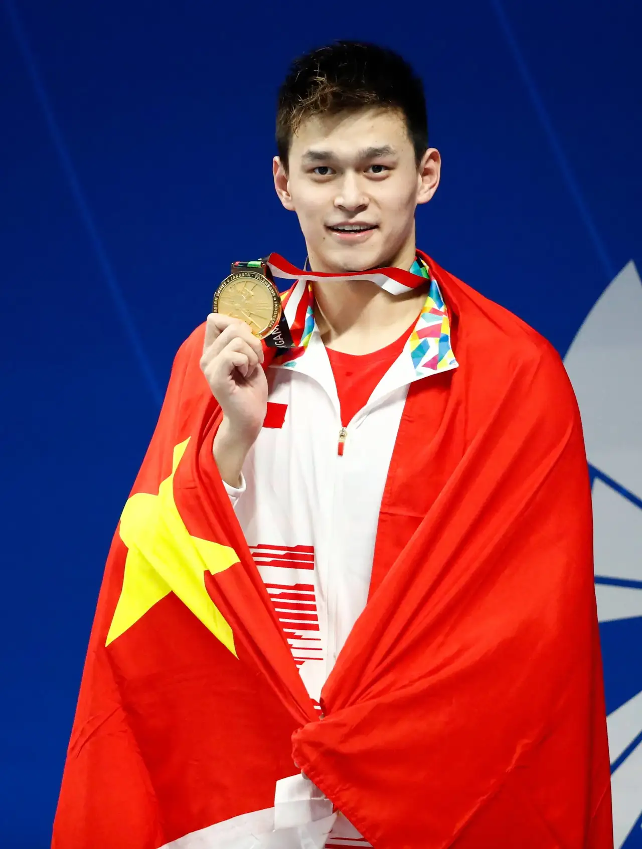 中国游泳运动员创造新世界纪录,夺冠 中国游泳运动员创造新世界纪录,夺冠