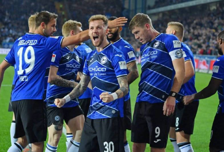 柏林赫塔客场战平对手，稳定积分的简单介绍