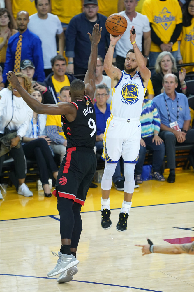 猛龙队主场凭借多点开花,稳擒对手的简单介绍 猛龙队主场凭借多点开花,稳擒对手的简单介绍