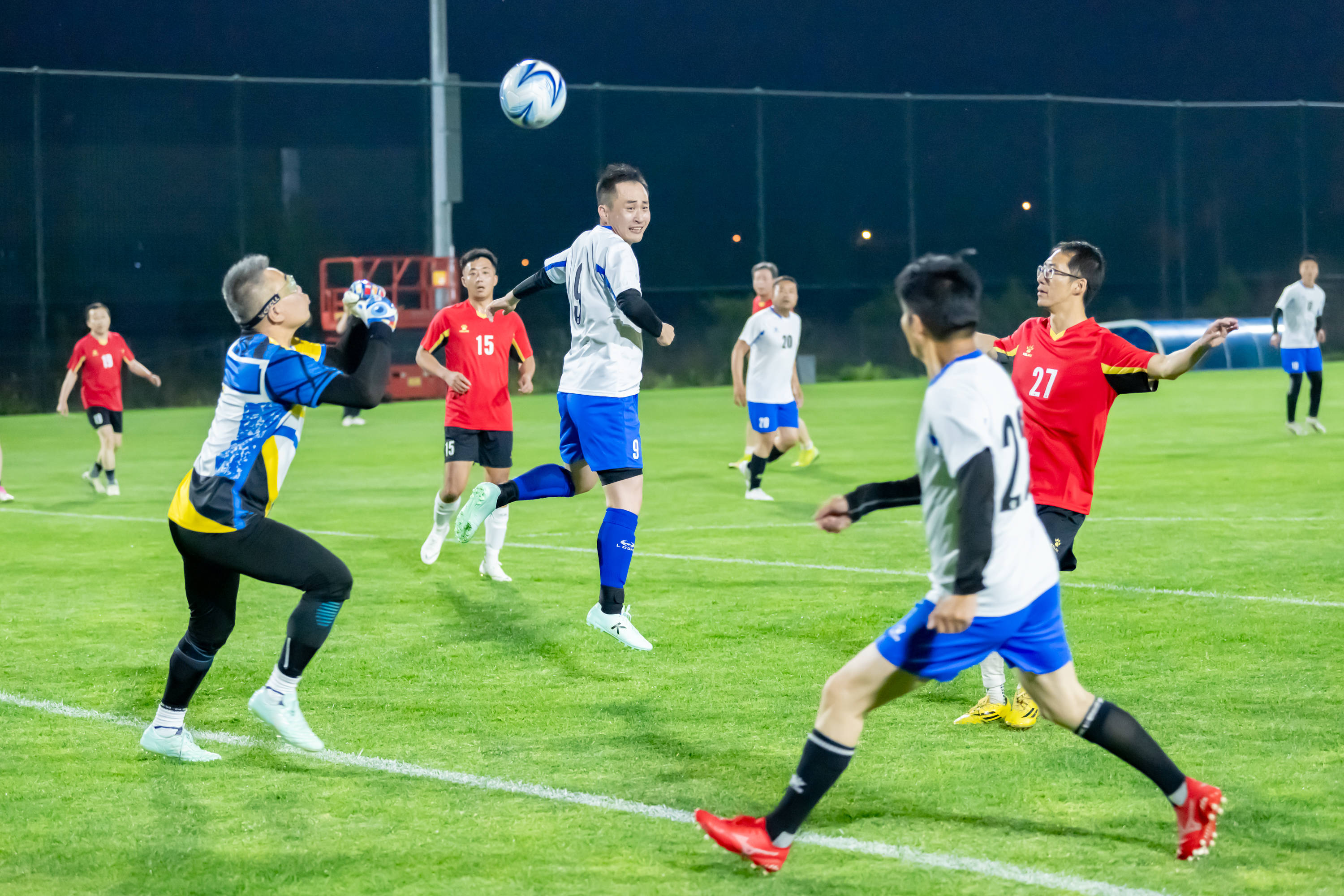 顶级俱乐部足球赛场精彩连连的简单介绍 顶级俱乐部足球赛场精彩连连的简单介绍