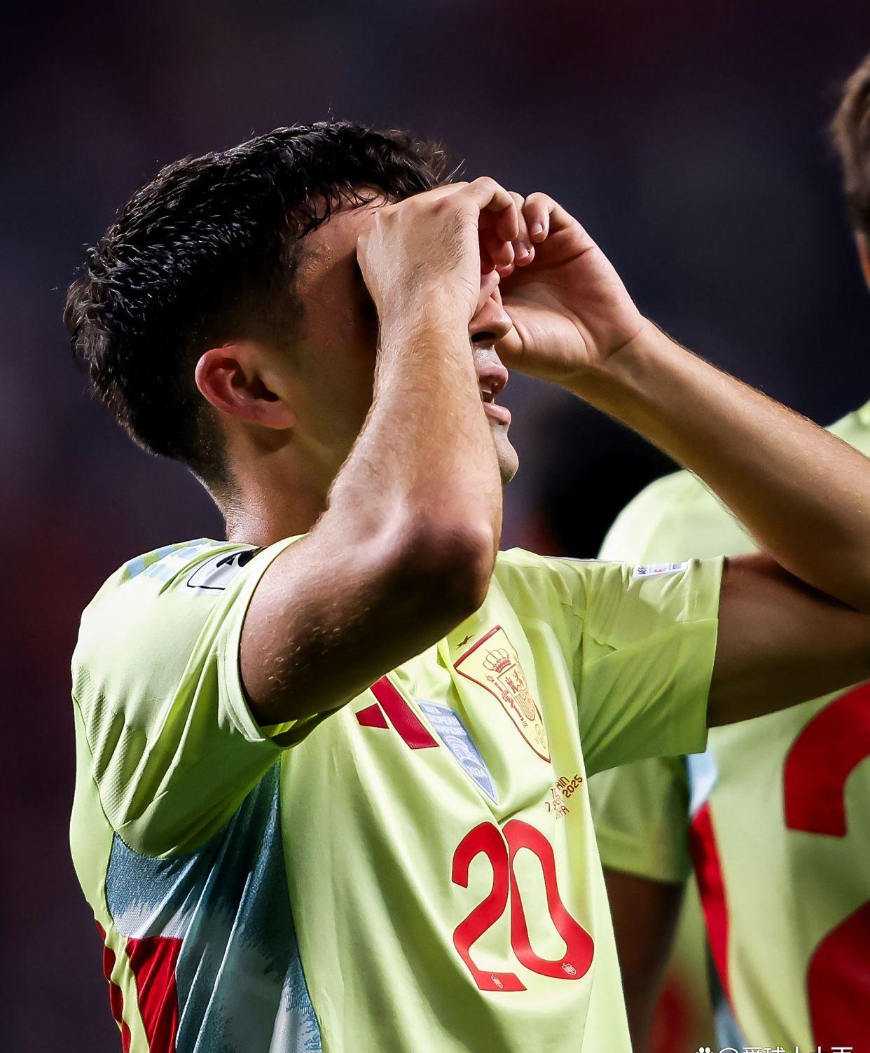 包含西班牙人客场告捷，积分瞬间攀升的词条